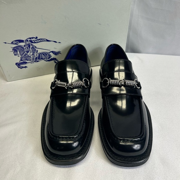 Burberry

Barbed Leather Loafers - Picture 1 of 7